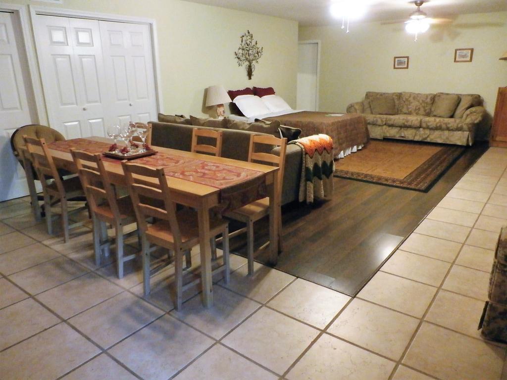 Charming Downstairs Unit Apartment โอกเฮิร์สต์ ภายนอก รูปภาพ